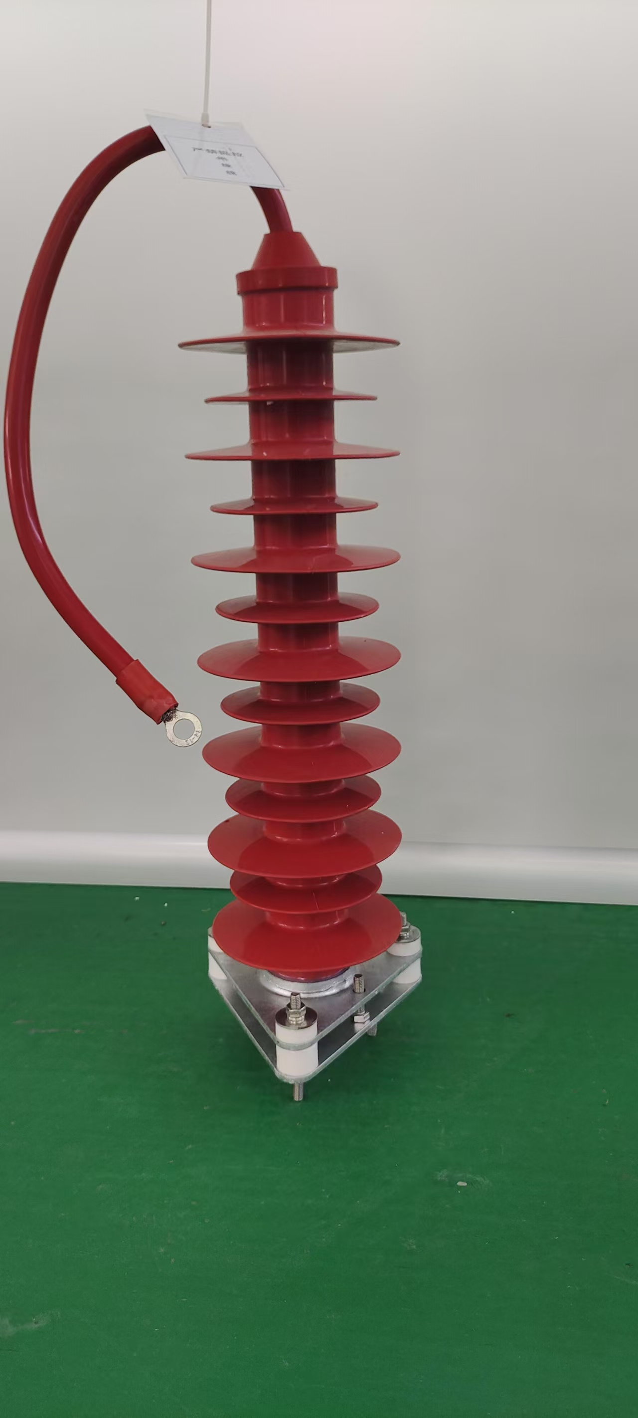 35kV带引线型避雷器