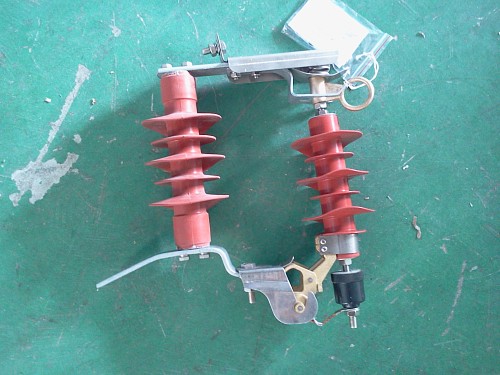 Drop type arrester